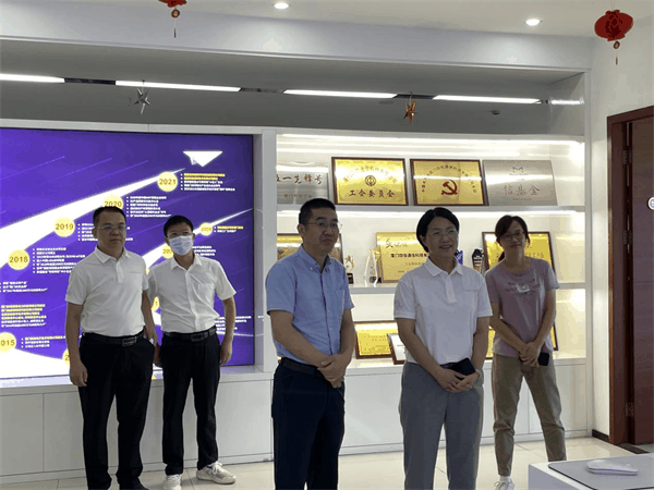 龍巖市武平縣委書記張麗華一行蒞臨四信調(diào)研