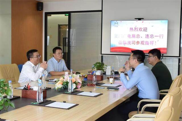 雙方就如何整合優(yōu)質(zhì)資源，充分發(fā)揮各自優(yōu)勢，實現(xiàn)5G網(wǎng)絡(luò)資源共享、700 MHz網(wǎng)絡(luò)共建、業(yè)務(wù)生態(tài)融合共創(chuàng)等問題進行深度交流（圖1）。