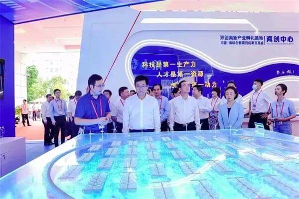 福建省長趙龍實地參觀海創(chuàng)會