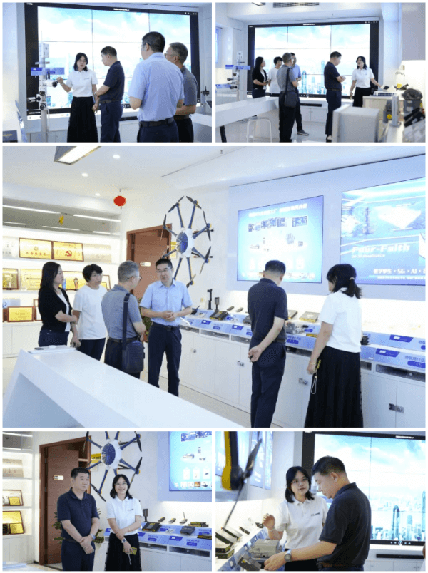 廈門市科學(xué)技術(shù)局局長(zhǎng)孔曙光一行蒞臨四信參觀四信展廳現(xiàn)場(chǎng)圖2