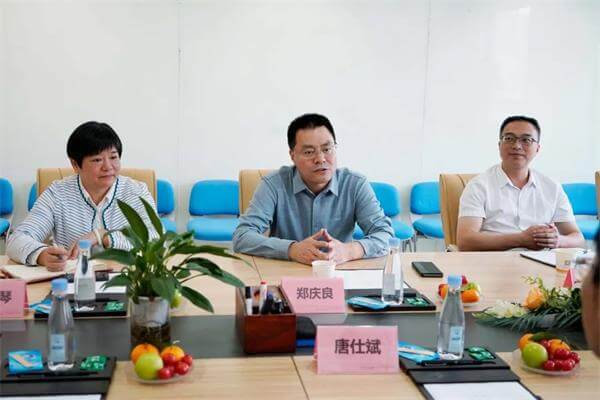 中國聯(lián)通廈門分公司副總經(jīng)理鄭慶良一行與我司領導座談會現(xiàn)場圖3